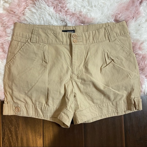 a.n.a Pants - Ana Pleated Tan Shorts Women's Size 14P